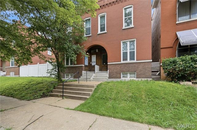 4430 Pennsylvania Avenue, St Louis, MO 63111