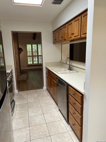 4307 Shavano Woods St, San Antonio, TX 78249