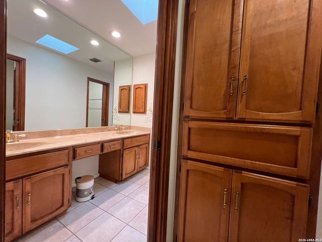 4307 Shavano Woods St, San Antonio, TX 78249