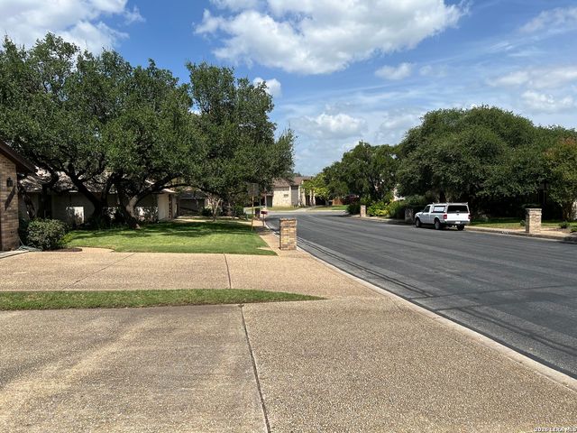 4307 Shavano Woods St, San Antonio, TX 78249