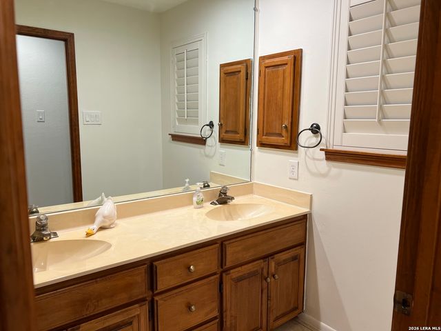 4307 Shavano Woods St, San Antonio, TX 78249