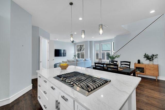 2119 Albany Street, Dallas, TX 75201