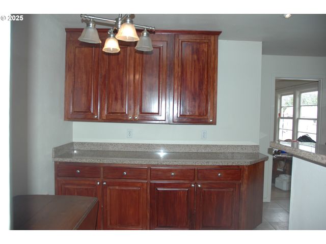 124 S 20TH St, St Helens, OR 97051