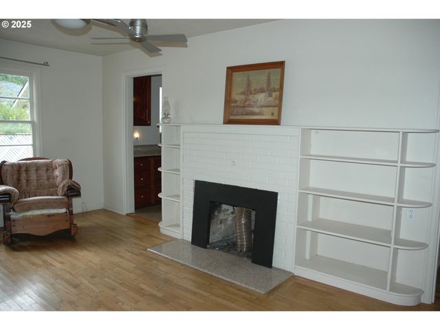 124 S 20TH St, St Helens, OR 97051