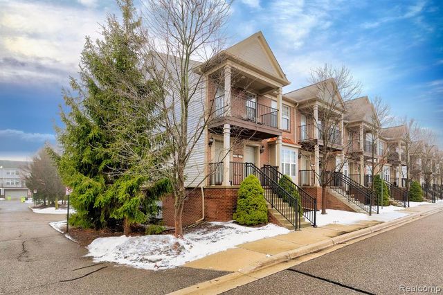27859 Hopkins Drive, Novi, MI 48377