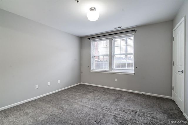 27859 Hopkins Drive, Novi, MI 48377