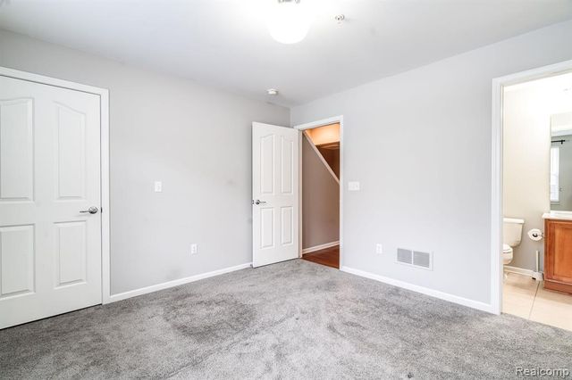 27859 Hopkins Drive, Novi, MI 48377