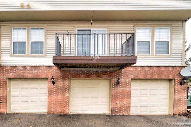 27859 Hopkins Drive, Novi, MI 48377