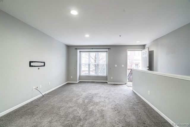 27859 Hopkins Drive, Novi, MI 48377