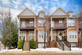 27859 Hopkins Drive, Novi, MI 48377