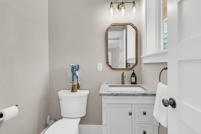 368 Mercantile Road, Mcclellanville, SC 29458