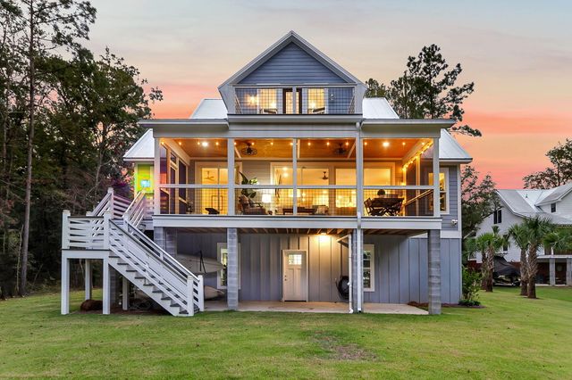 368 Mercantile Road, Mcclellanville, SC 29458