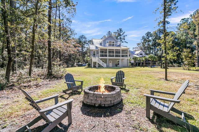 368 Mercantile Road, Mcclellanville, SC 29458