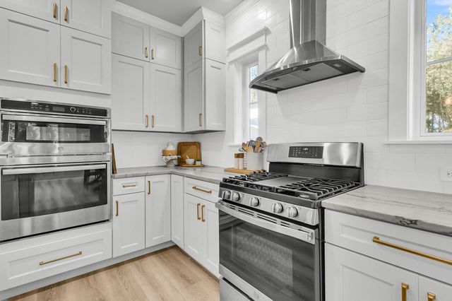 368 Mercantile Road, Mcclellanville, SC 29458