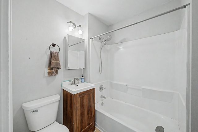 2334 York Street, Des Moines, IA 50316