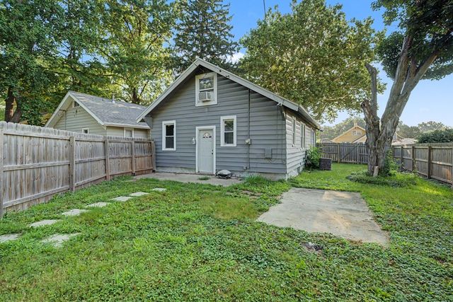 2334 York Street, Des Moines, IA 50316