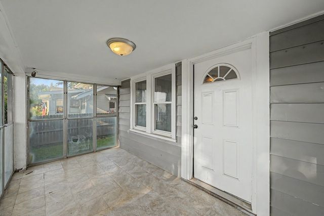2334 York Street, Des Moines, IA 50316