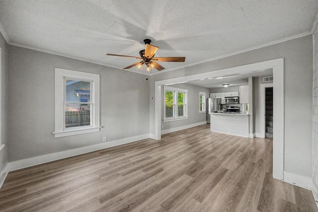 2334 York Street, Des Moines, IA 50316