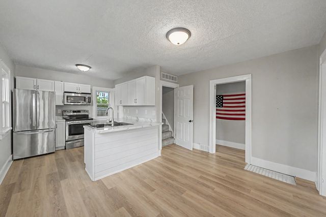 2334 York Street, Des Moines, IA 50316