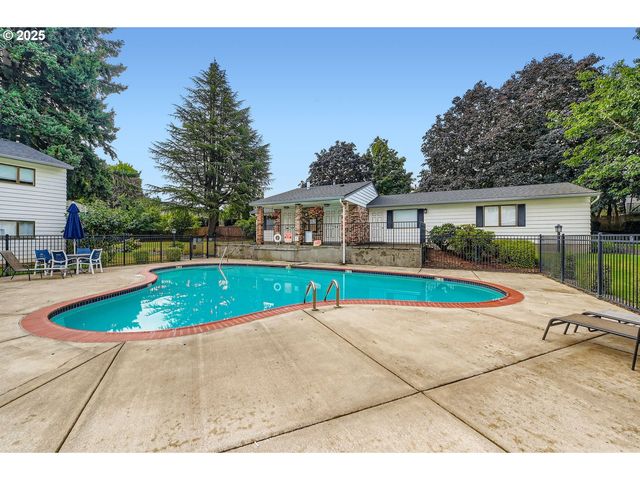 14862 Ne ROSE Pkwy, Portland, OR 97230