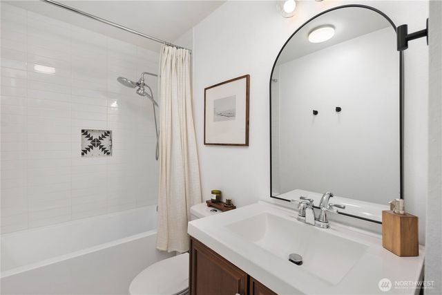 26108 13th Place S, Des Moines, WA 98198