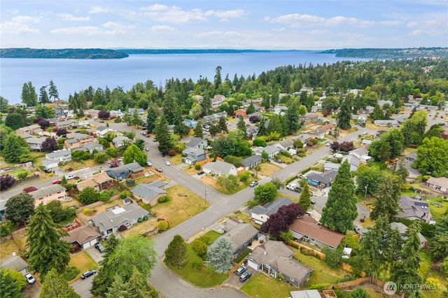 26108 13th Place S, Des Moines, WA 98198