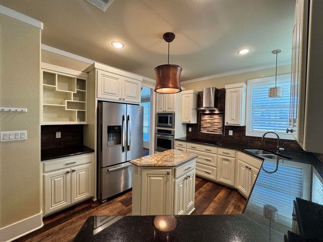 229 Babatwa Ln, Bullard, TX 75757