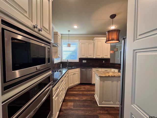 229 Babatwa Ln, Bullard, TX 75757