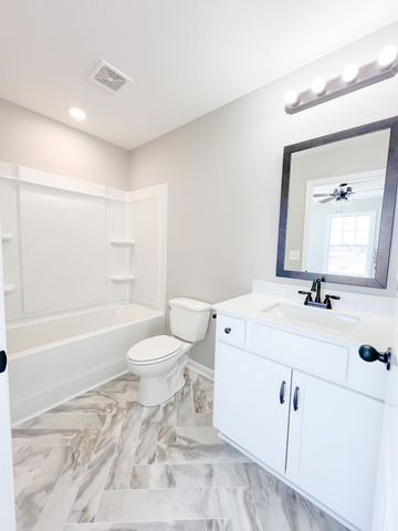 2202 Eldos Trace Cir Apt F, Clarksville, TN 37042