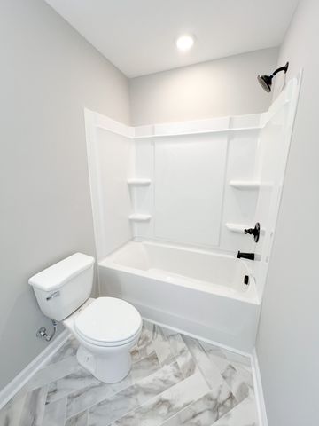 2202 Eldos Trace Cir Apt F, Clarksville, TN 37042