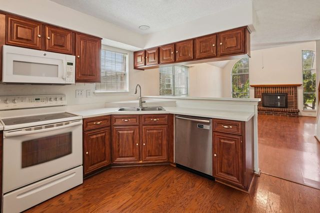 433 Moonlight Way, Irving, TX 75063