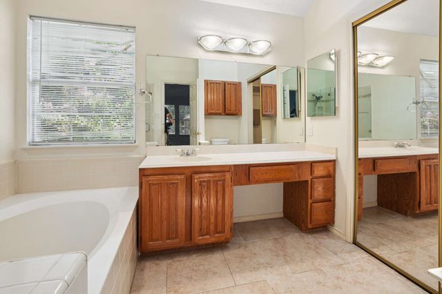 433 Moonlight Way, Irving, TX 75063