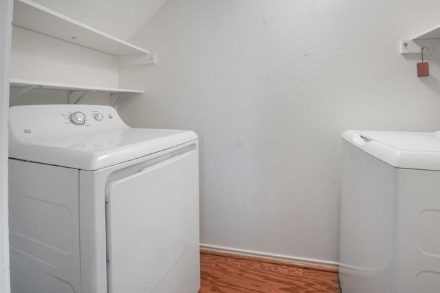 433 Moonlight Way, Irving, TX 75063