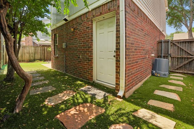 433 Moonlight Way, Irving, TX 75063
