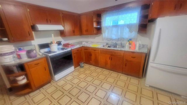 319 Mansion Street 1, Poughkeepsie, NY 12601