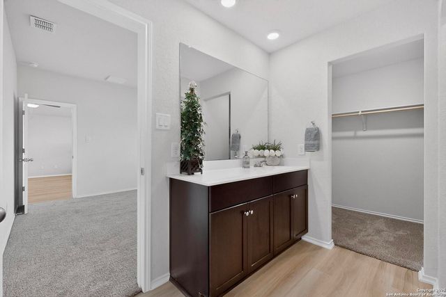 941 Armadillo, Seguin, TX 78155