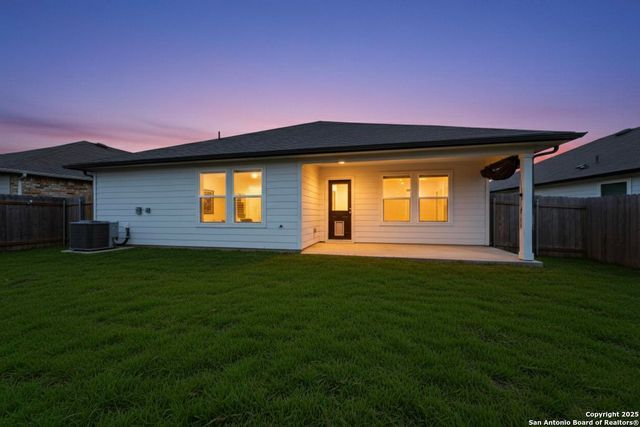 941 Armadillo, Seguin, TX 78155