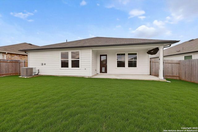 941 Armadillo, Seguin, TX 78155