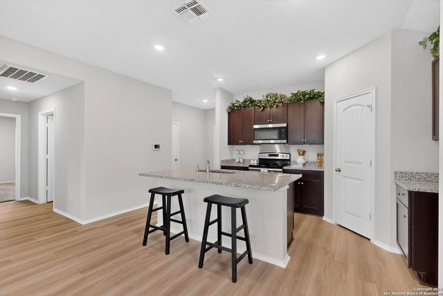 941 Armadillo, Seguin, TX 78155