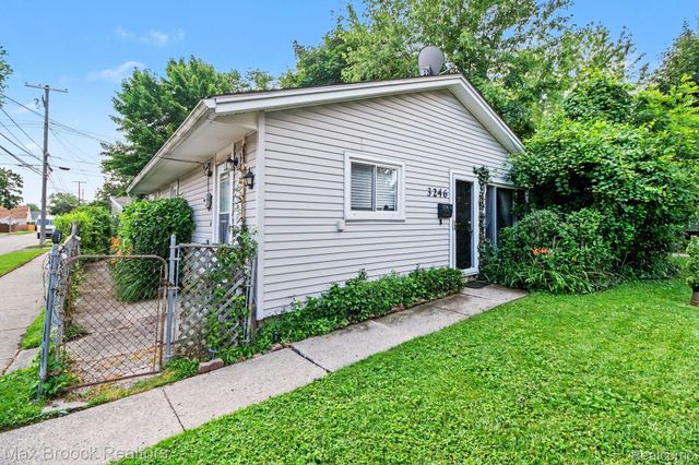 3246 Harris Street, Ferndale, MI 48220