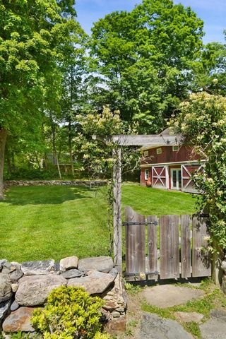 161 Ridgefield Avenue, South Salem, NY 10590