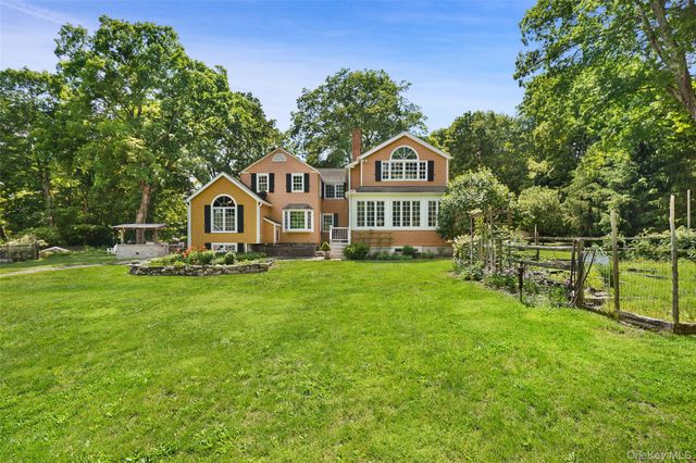 161 Ridgefield Avenue, South Salem, NY 10590