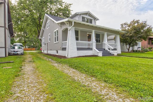 1211 Troy Road, Edwardsville, IL 62025