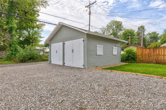 1211 Troy Road, Edwardsville, IL 62025