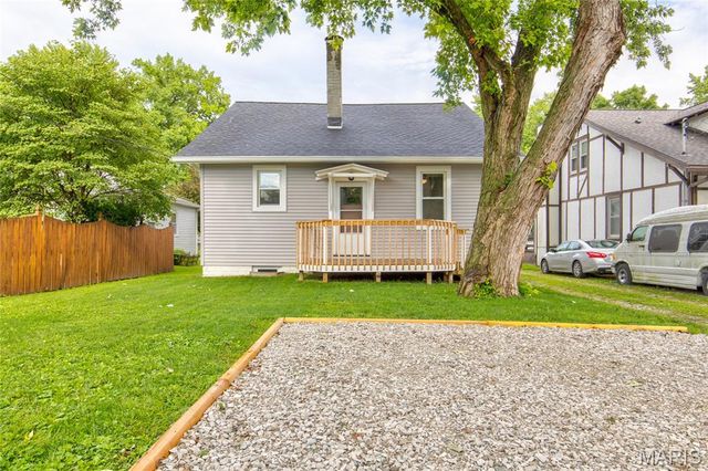 1211 Troy Road, Edwardsville, IL 62025