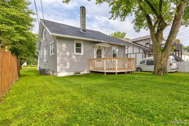 1211 Troy Road, Edwardsville, IL 62025