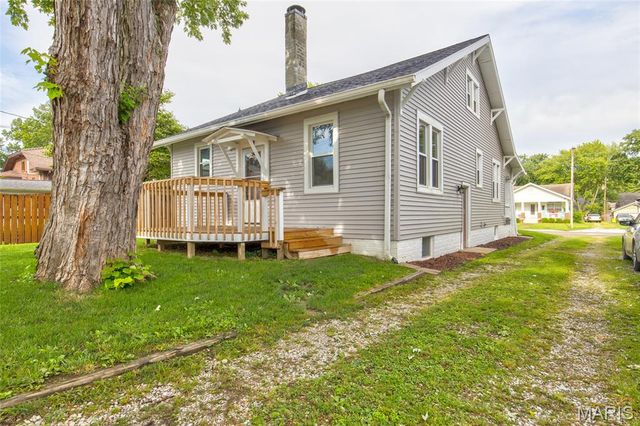 1211 Troy Road, Edwardsville, IL 62025