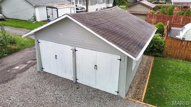1211 Troy Road, Edwardsville, IL 62025