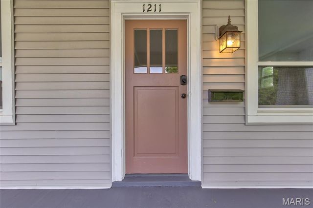1211 Troy Road, Edwardsville, IL 62025