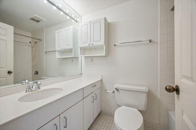 2001 Holcombe Boulevard 303, Houston, TX 77030
